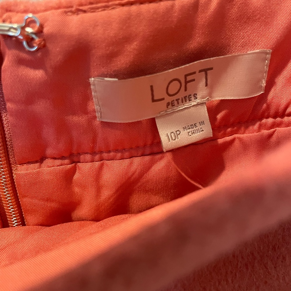 Loft Skirt with zipper closure and decorative buttons - Picture 2 of 4